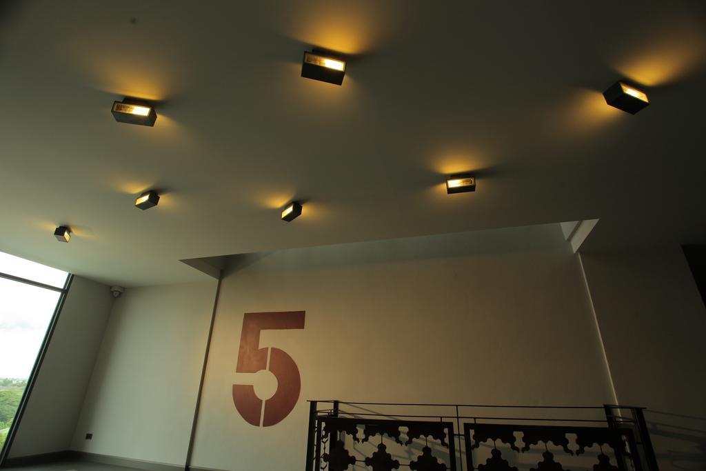 Space59 Hotel Ratchaburi Exterior foto